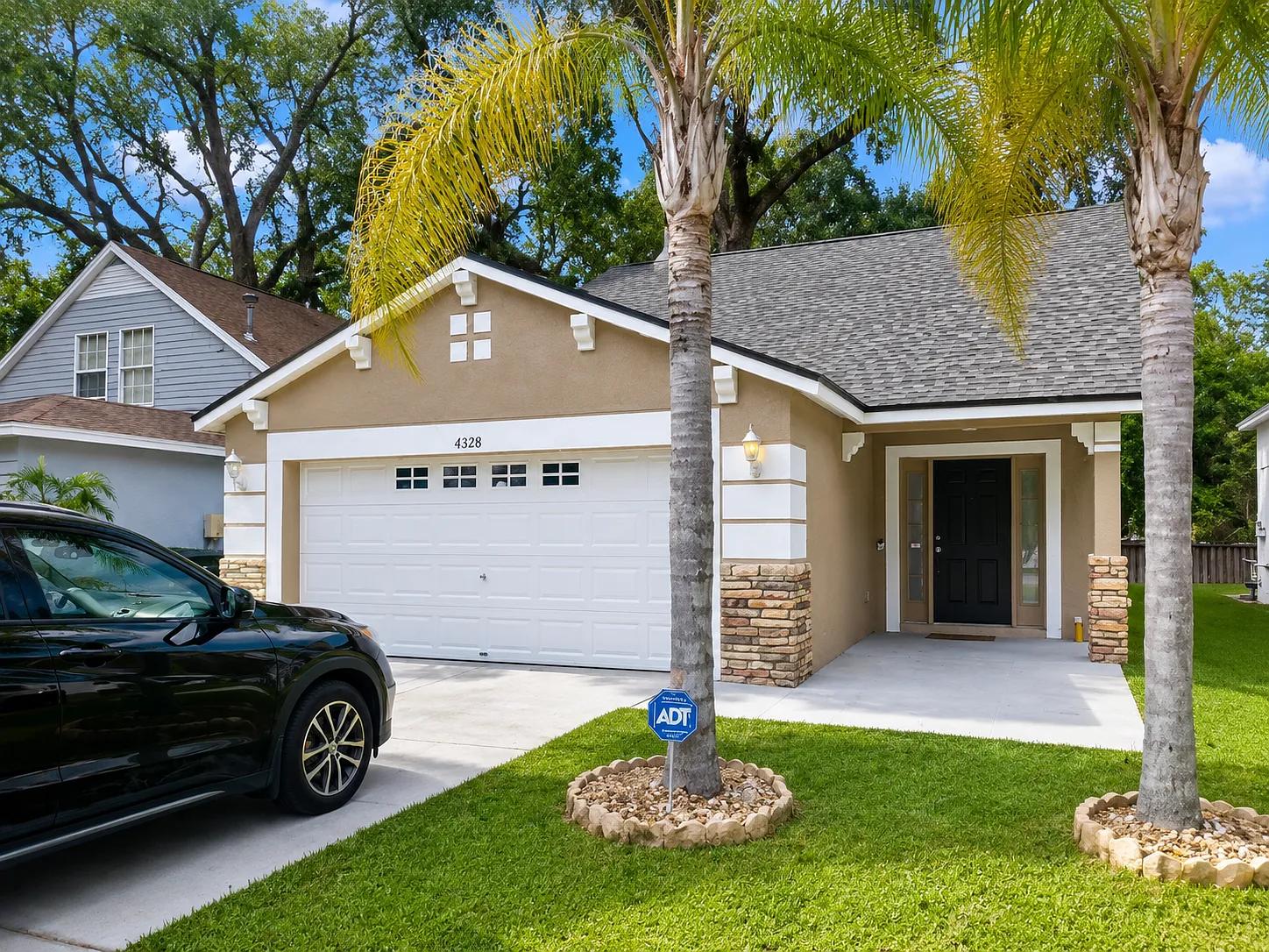 4 bed, 2.5 bath, 1500 sqft, $2,200 — Photo 1