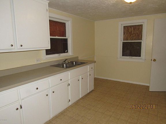 2nd image of 2138 Berg Ave