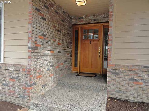 2nd image of 860 SE 59th Ave