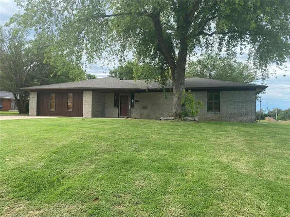 108 Virginia Ave, Elk City, OK 73644