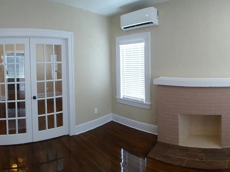 324 Moffett Ct N — Photo 4