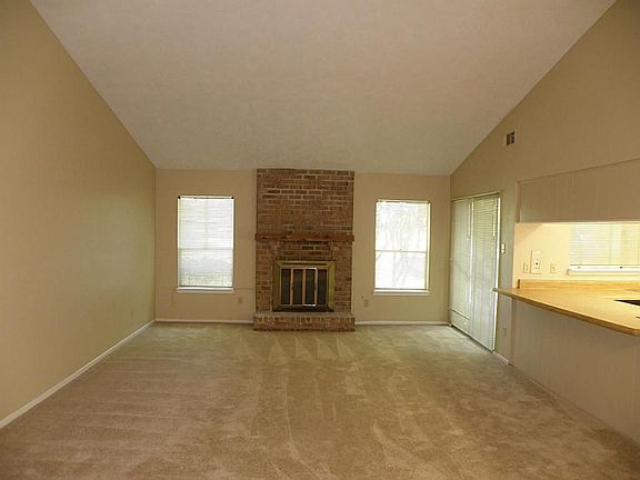 3rd image of 235 E Castle Harbour Dr