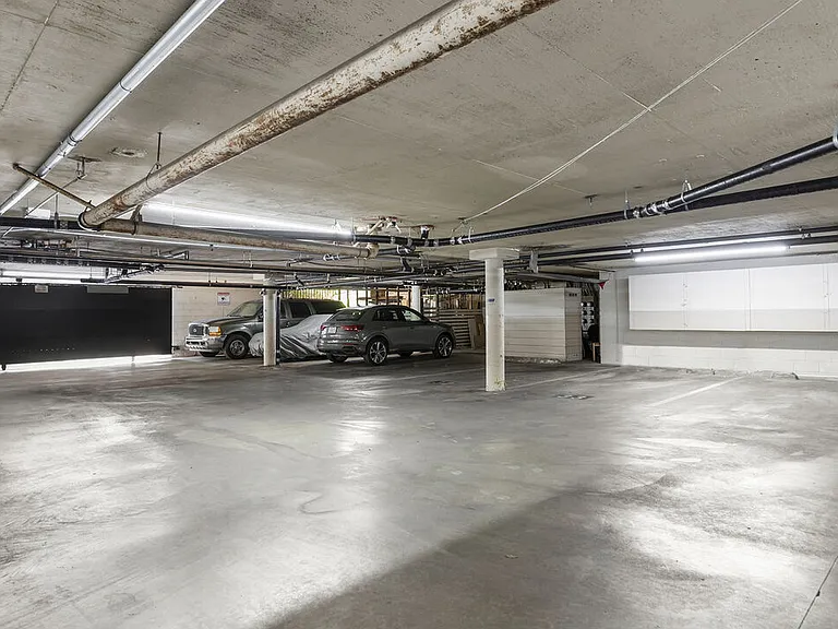 8960 Cynthia St #116 — Photo 32