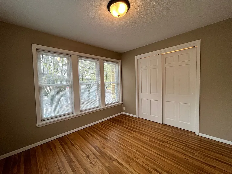 476 Herschel St. — Photo 14