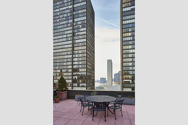 Sold by Stribling | media 11