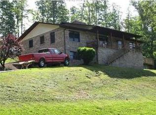 299 Springwood Cir, Sissonville, WV 25320