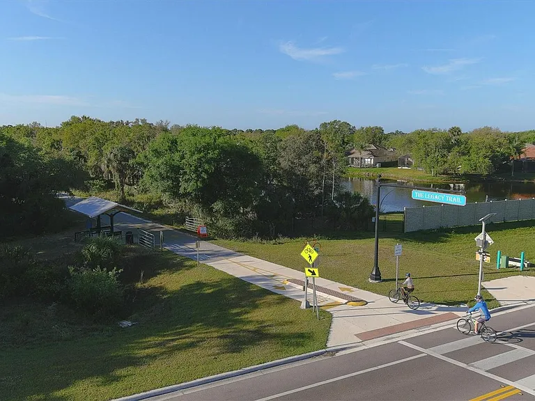 8657 Palmer Park Cir — Photo 52