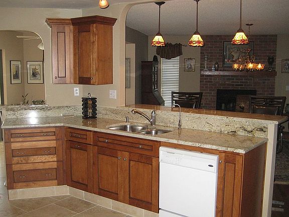 5th image of 2271 Lakewood Dr