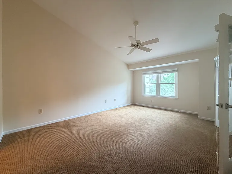 7418 Crestberry Ln — Photo 30