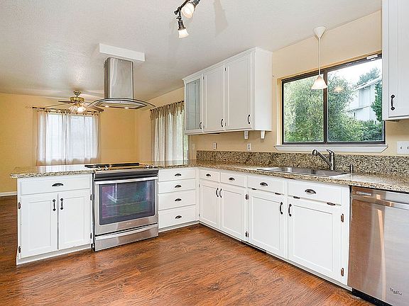 2nd image of 16415 Sweetwater Ct