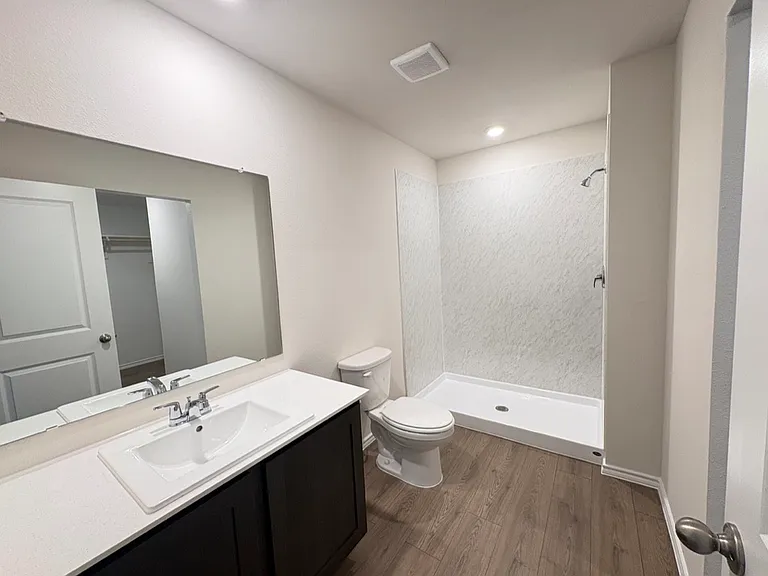 1144 Northfield Dr — Photo 10