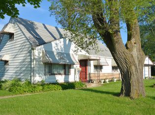 3221 Crestwood Ln, Glenview, IL 60025