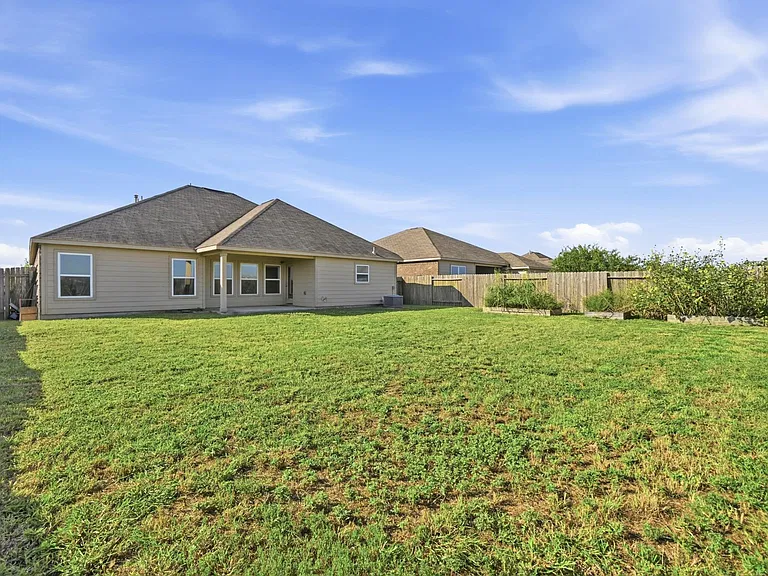 1216 Violet Ln — Photo 23