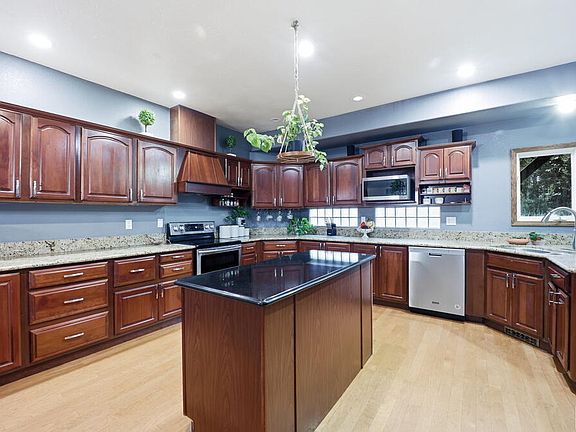 3rd image of 134 San Carlos Rd