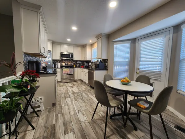 11254 S Silver Ridge Dr, Sandy, UT 84094