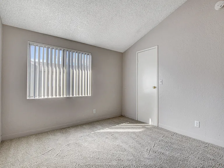 Green Tree Apartments — Photo 49