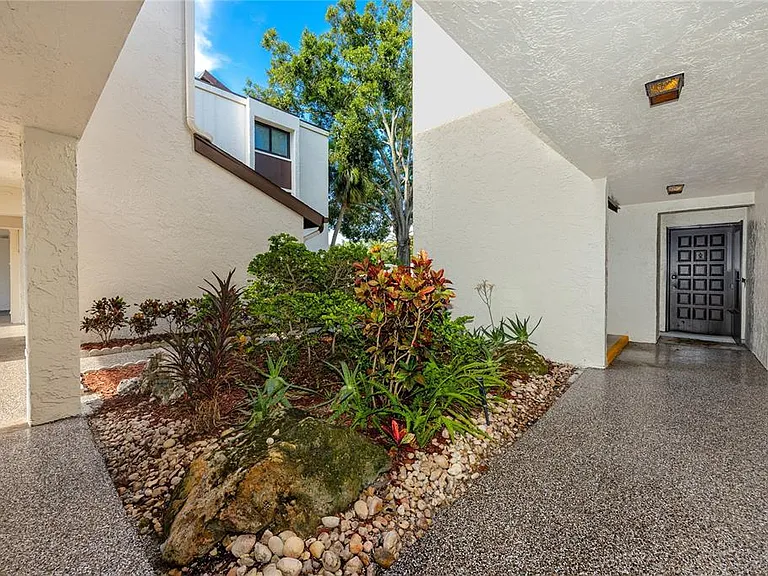 2207 Belleair Rd #B4 — Photo 3