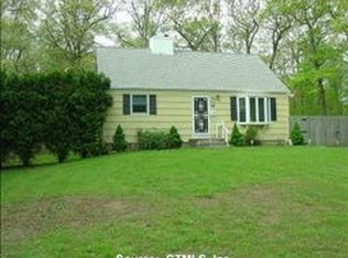 16 Elberta Pl, Uncasville, CT 06382