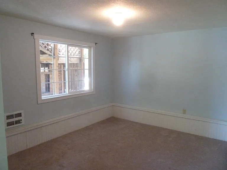 1901 NE Wells Acres Rd — Photo 13
