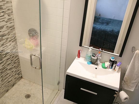 2nd image of 760 Euclid Ave APT 103
