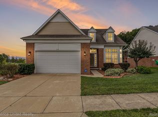 5148 Pentwater Dr, Howell, MI