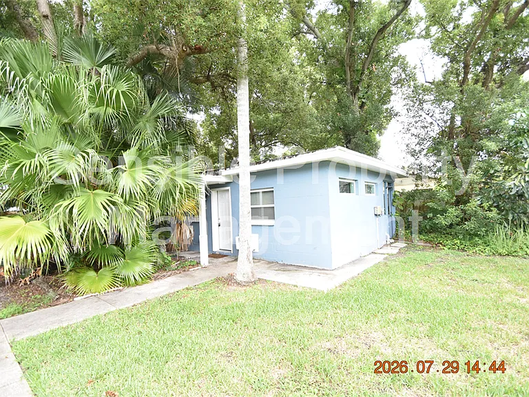 419 Stremma Rd #5 — Photo 1