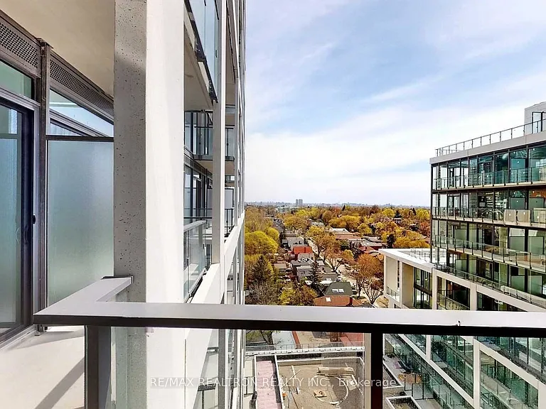 5 Soudan Ave #1628 — Photo 31