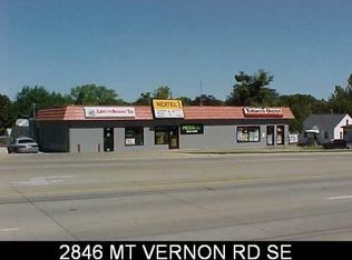 2842 Mount Vernon Rd SE, Cedar Rapids, IA 52403