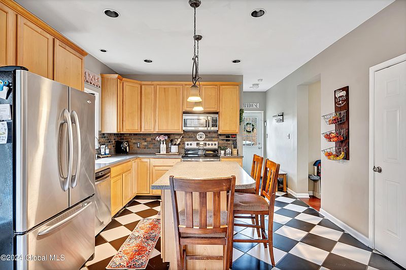 5th image of 30 James Place