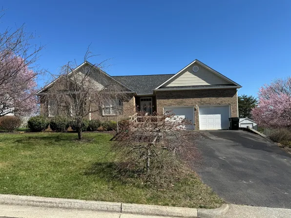 1807 Charlestown Sq, Vinton, VA 24179