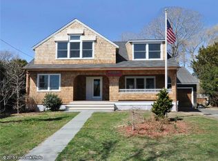 4 Sunset Hill Rd, Middletown, RI 02842