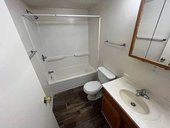 5th image of 112 E Wood St #8