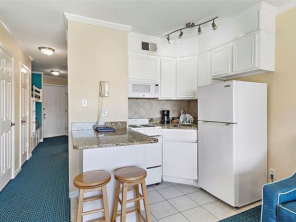 3rd image of 6102 Seawall Blvd #381