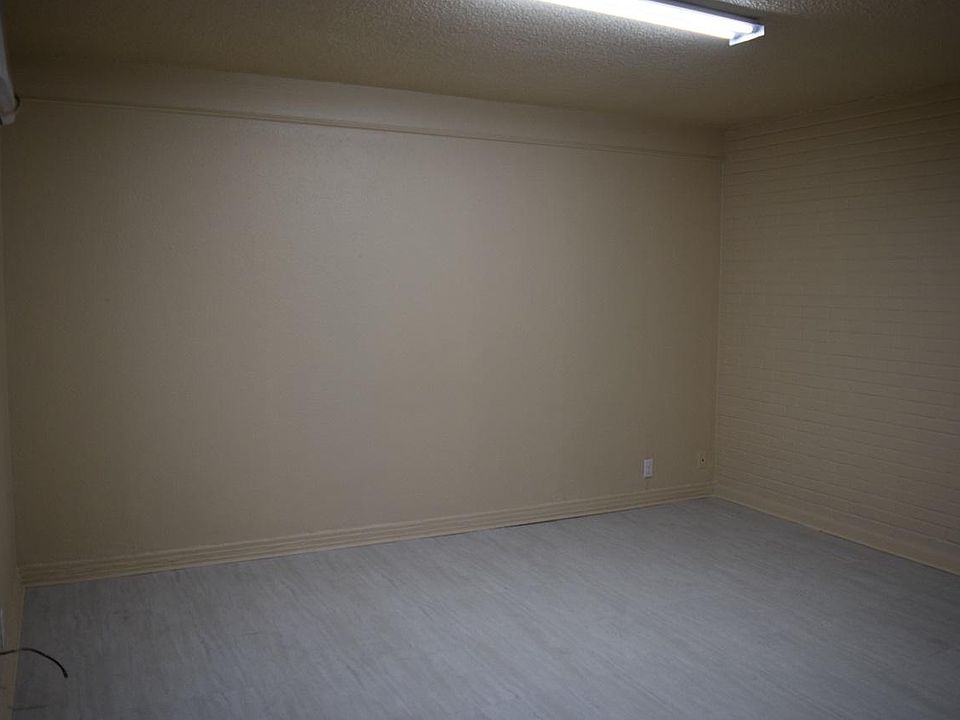 Living Room/Bedroom