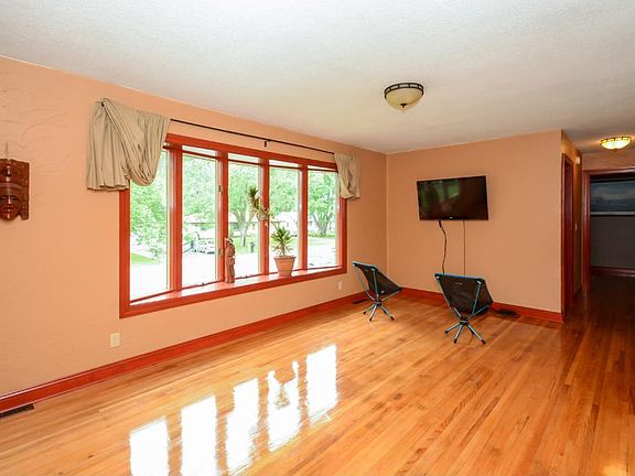 3rd image of 1792 City Heights Dr
