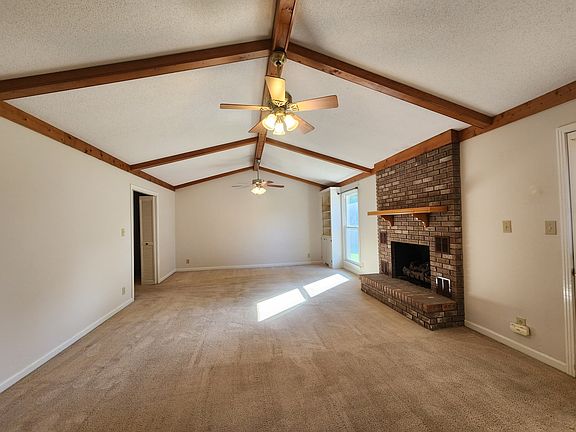 3rd image of 1760 Heritage Dr