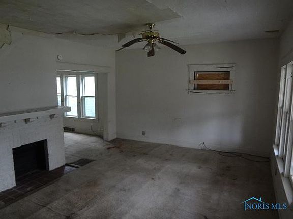 3rd image of 2461 Lawton Ave