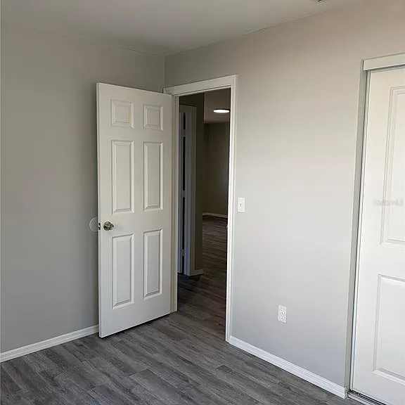 190 W Ventris Ave — Photo 22