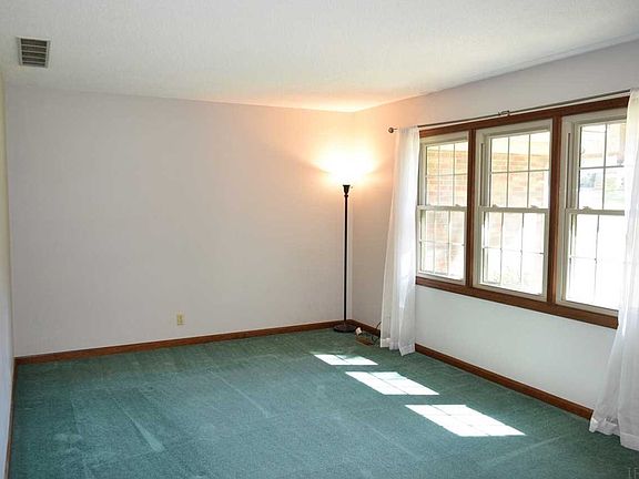 3rd image of 2510 Caren Dr