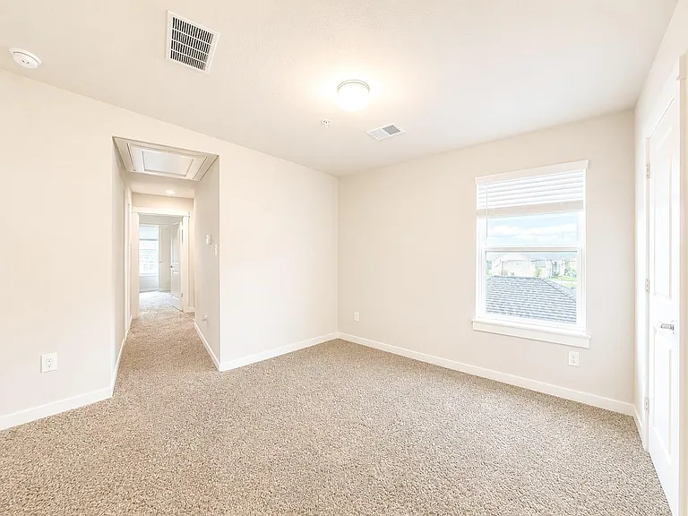 323 Bennett St — Photo 14