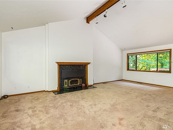 5th image of 4136 Green Cove St NW