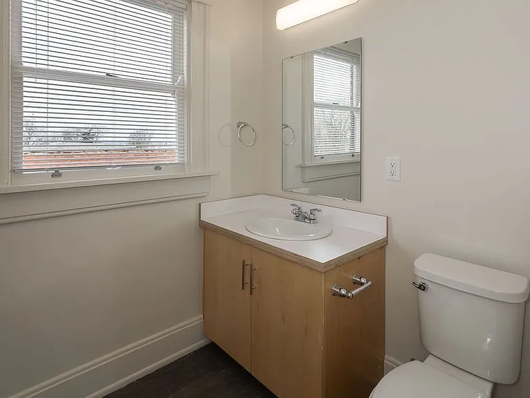 1740 Brewster Ave — Photo 26