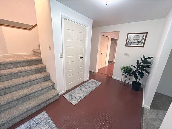 4th image of 400 Enfield Falls Rd