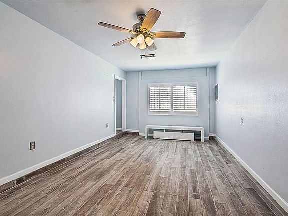 5th image of 7431 Shaw Ave