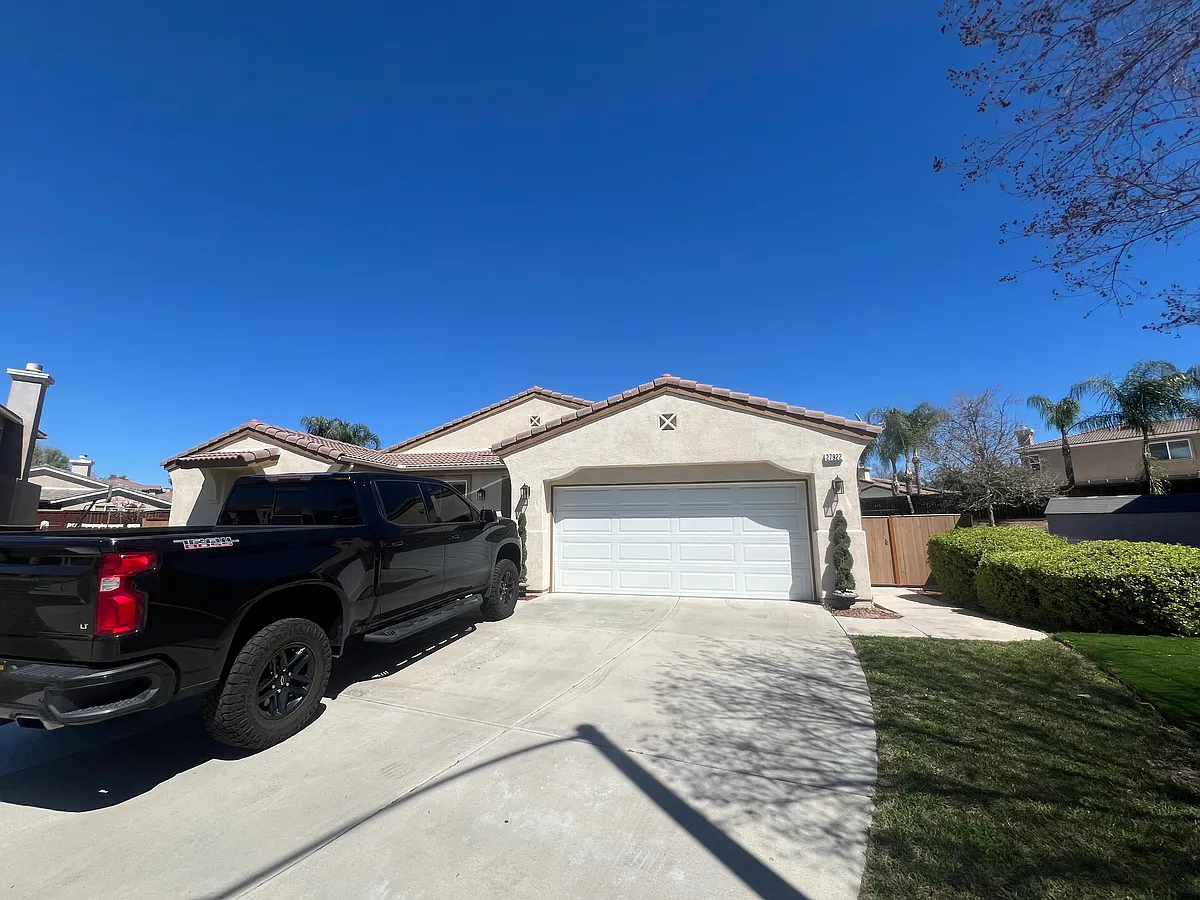 Building Photo - 27922 Crescent Ct