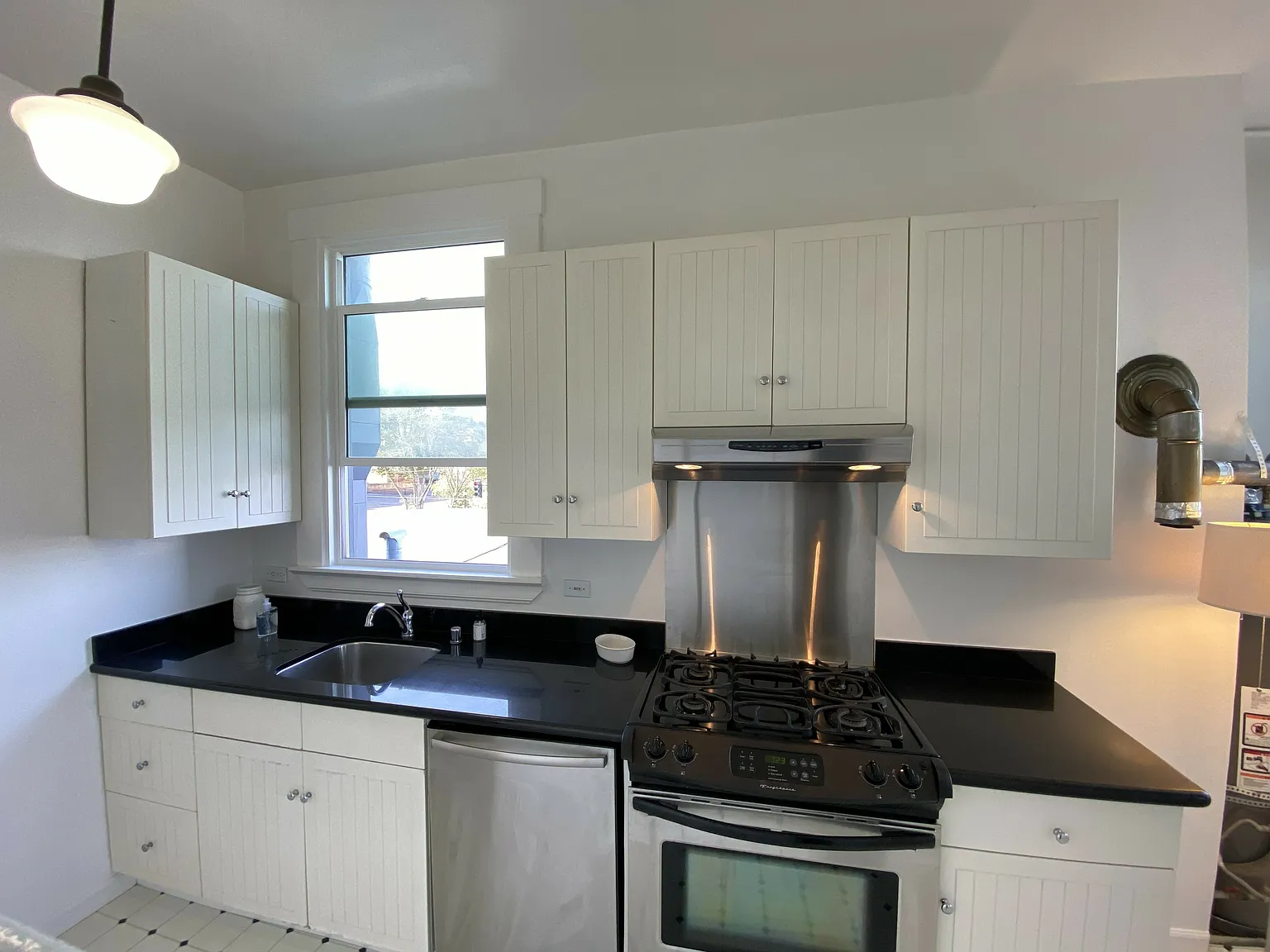 1 bed, 1.0 bath, 475 sqft, $3,800 — Photo 2