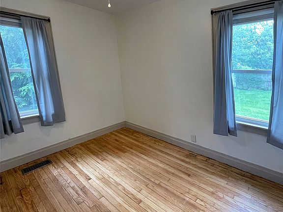 5th image of 3626 W Lake Rd
