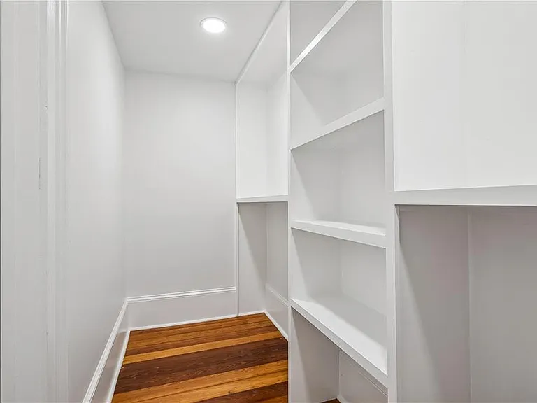 1421 Spain St — Photo 18