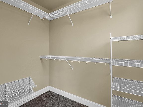 5th image of 554 Joseph Ct