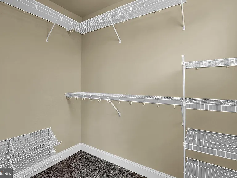 554 Joseph Ct — Photo 5
